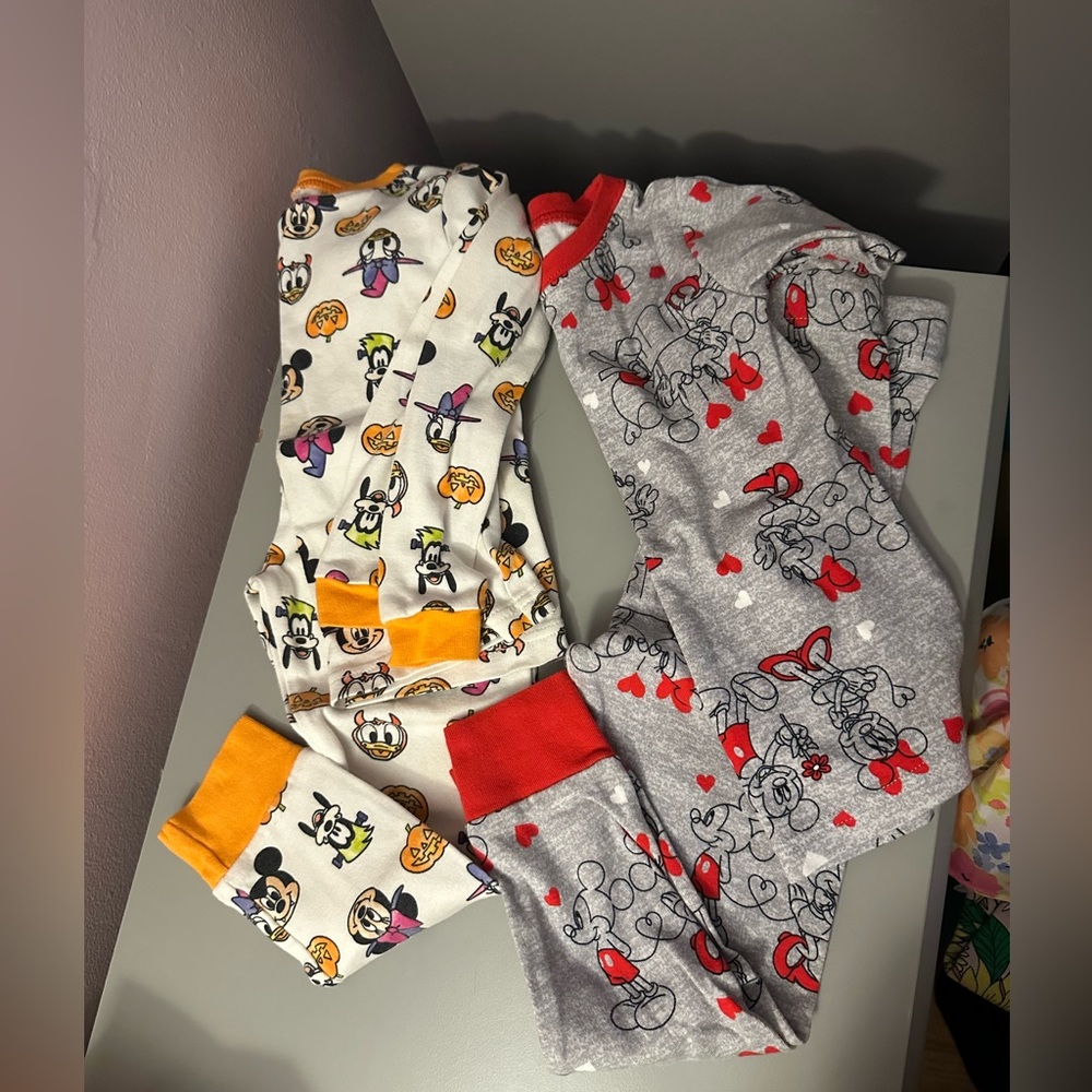2 sets of Disney PJs size 5T